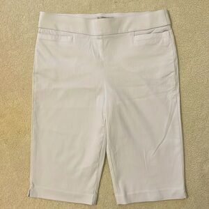 COPY - Women’s Dana Buchman Pull on Bermuda Shorts, Size M
